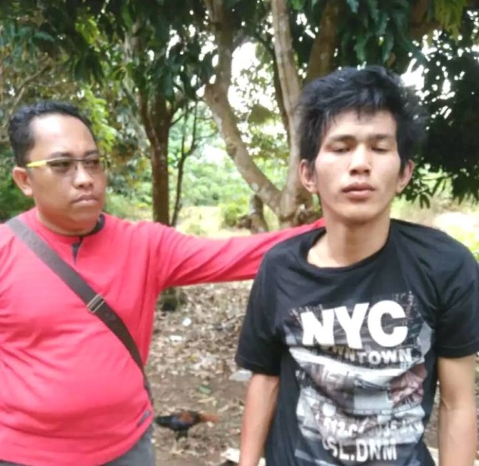 Hendak Melawan Petugas, Zari Didoor