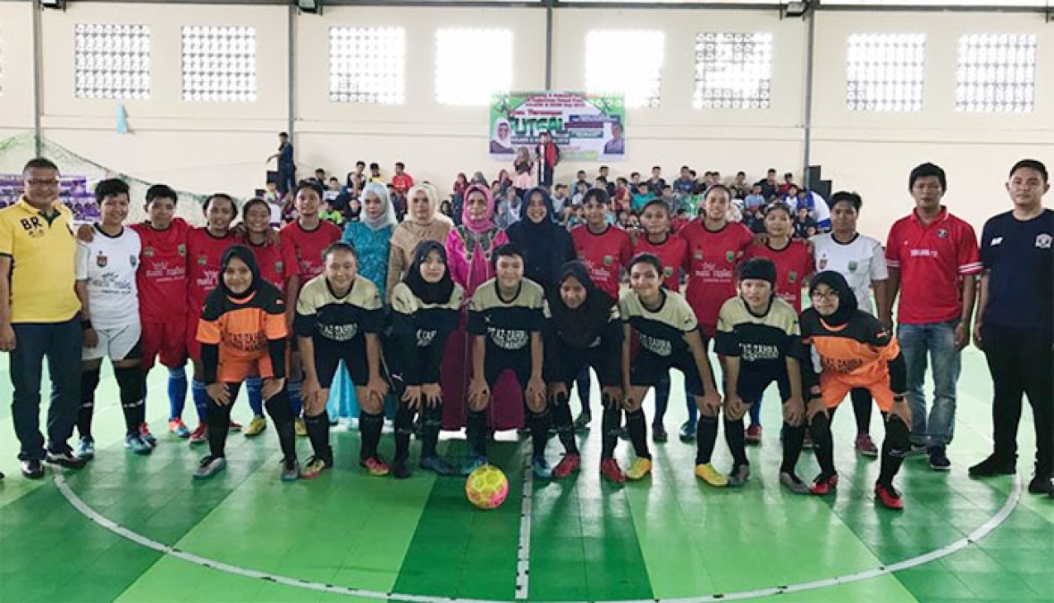 Tim Srikandi Lubuklinggau Juara 1 Lomba Futsal