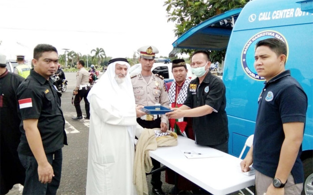 BNNK Mura Lakukan Tes Urine Pada Pengendara