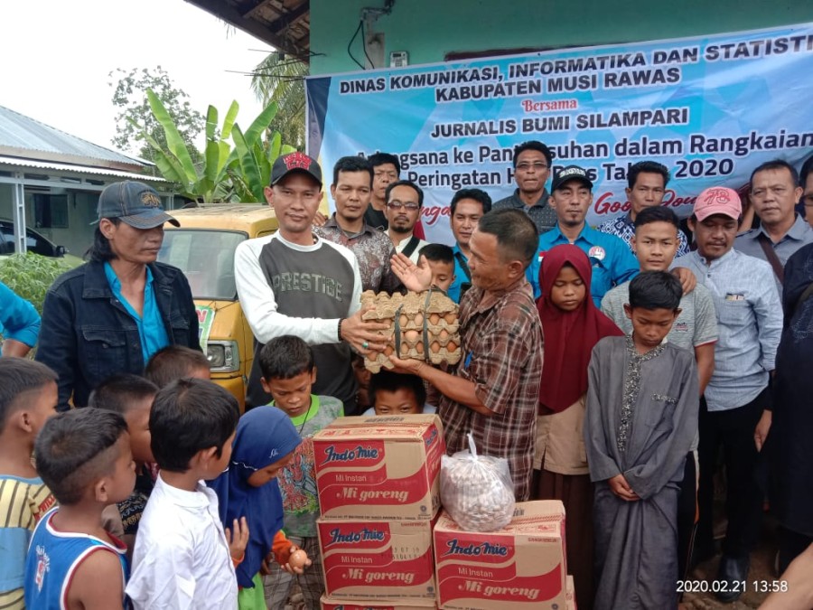 Berbagi Kasih, Insan Pers Anjangsana ke Panti Asuhan