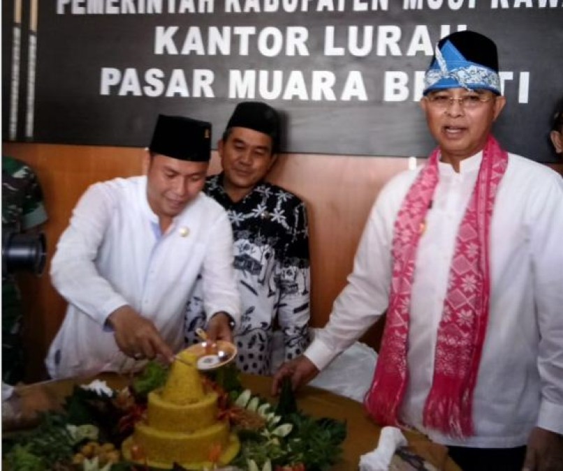 Tumpeng Untuk Bupati Mura