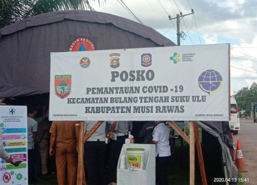 Bupati Mura Tinjau Posko dan Serahkan Bantuan APD