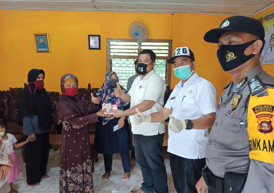 Pemdes Sadar Karya Salurkan BLT DD Untuk Dua Bulan
