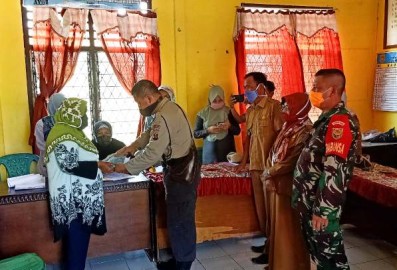 Pembagian BLT DD Sumber Sari Tepat Sasaran