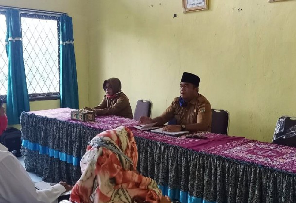Camat Sumber Harta Anjurkan Verifikasi Data Penerima Bantuan