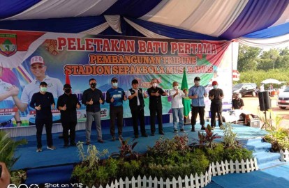 Mura Bangun Stadion Standar FIFA