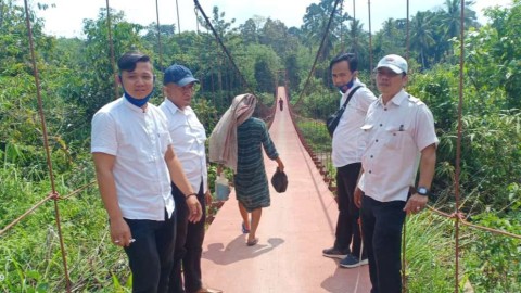 Rehab Jembatan Gantung Rampung Dikerjakan
