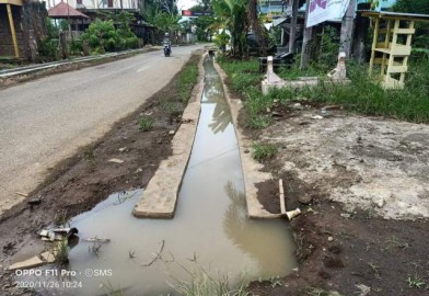Warga Batu Urip Keluhkan Pembangunan Drainase