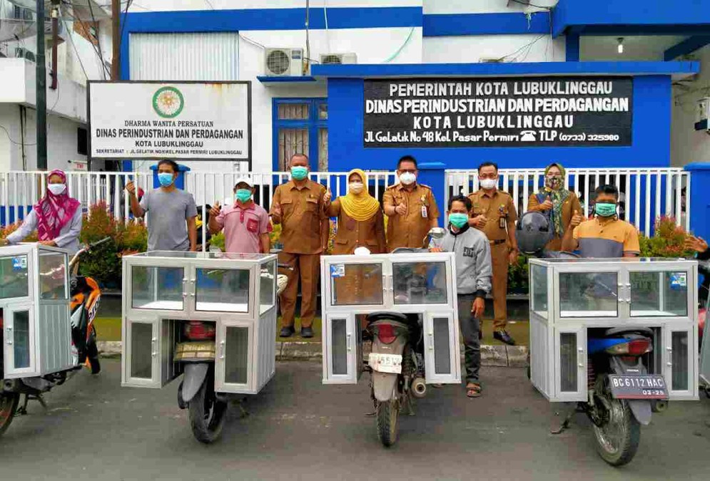 Disperindag Lubuklinggau Berikan Bantuan Kepada Pedagang UKM