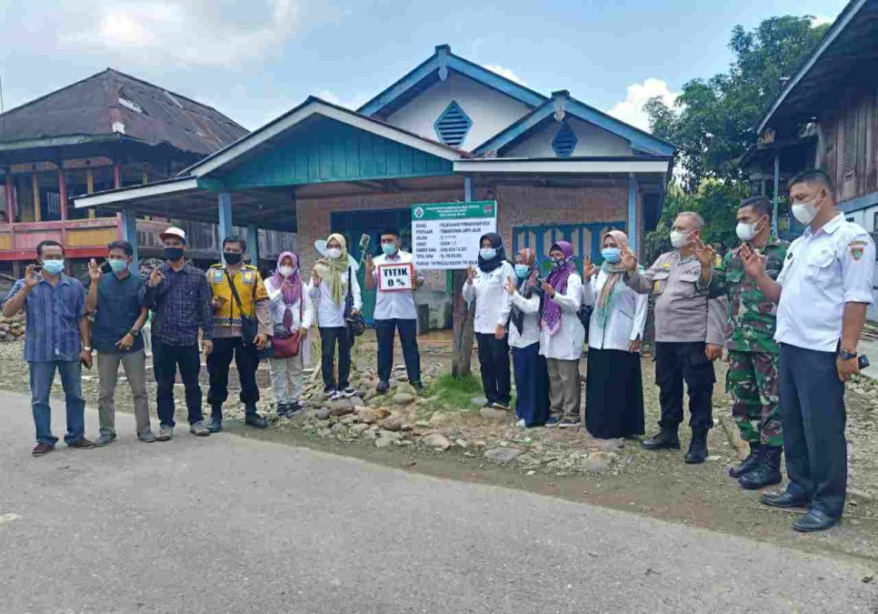 Dua Desa Di Kecamatan Selangit Bangun PJU Tenaga Surya