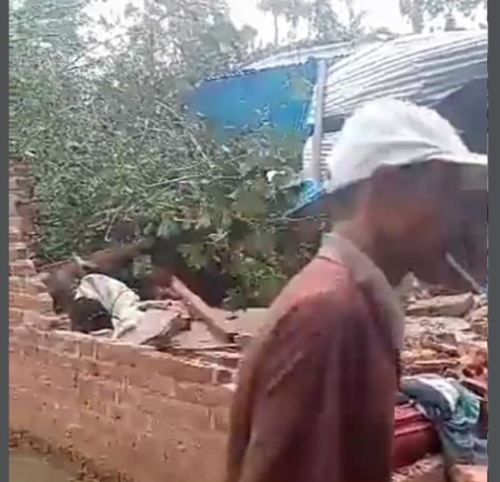 Puluhan Rumah Warga Desa Sumber Karya Rusak Diterjang Angin Kencang