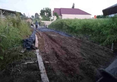 Peningkatan Jalan RT 21 Diduga Tanpa Pemadatan
