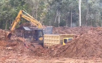 Galian Tanah Merah di Desa Suka Karya Resahkan Warga
