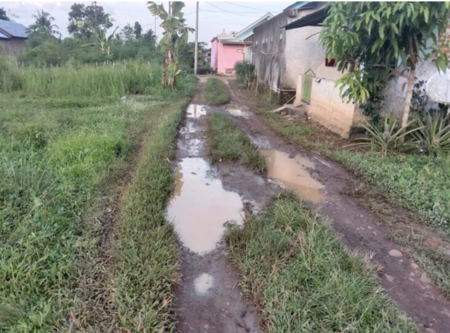 Warga Berharap Perbaikan Jalan