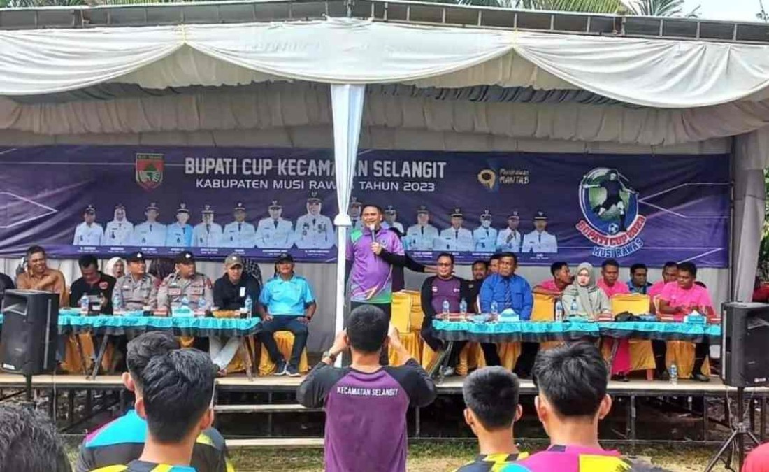 Turnamen Sepak Bola Bupati Cup Tingkat Kecamatan Selangit Resmi Dibuka
