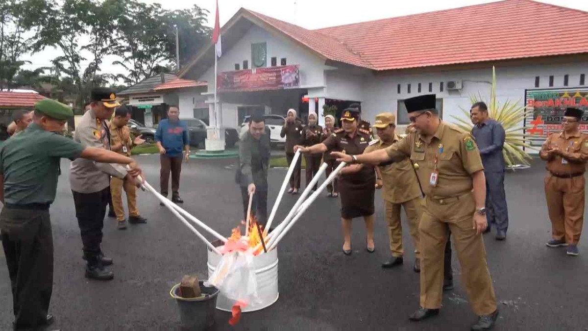 Kejari Lebong Gelar Pemusnahan Barang Bukti