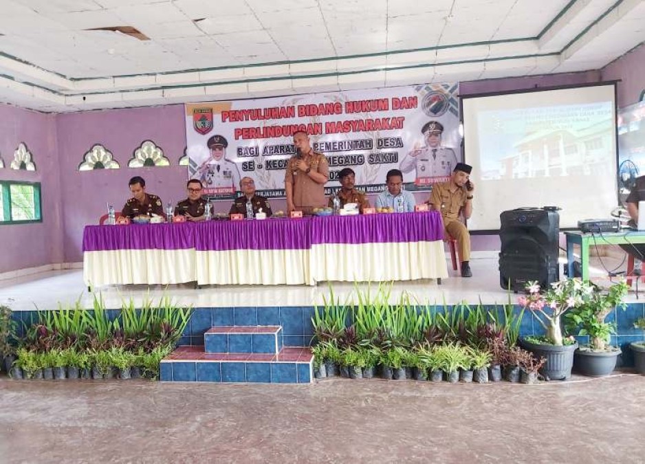 Kejaksaan Negeri Lubuklinggau Hadiri Kegiatan Penyuluhan Bidang Hukum dan Perlindungan Masyarakat Bagi Aparatur Pemerintah Desa