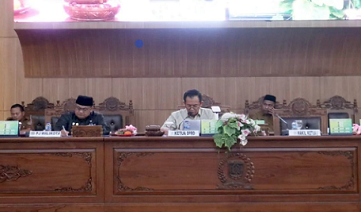 Pandangan Umum Fraksi-Fraksi DPRD Lubuklinggau Terhadap Tiga Raperda Penting