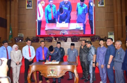 DPRD Bersama Kejari Musi Rawas Tandatangani MoU Tentang Penanganan Hukum Bidang Perdata dan Hukum Tata Usaha Negara