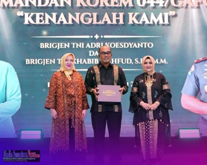Hj. Ratna Machmud Hadiri Acara Pisah Sambut Komandan Korem 044/Garuda Dempo Di Palembang