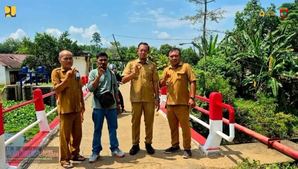DPU-BM Musi Rawas Perbaiki dan Pasang Pagar Pembatas Jembatan Di Desa Air Satan